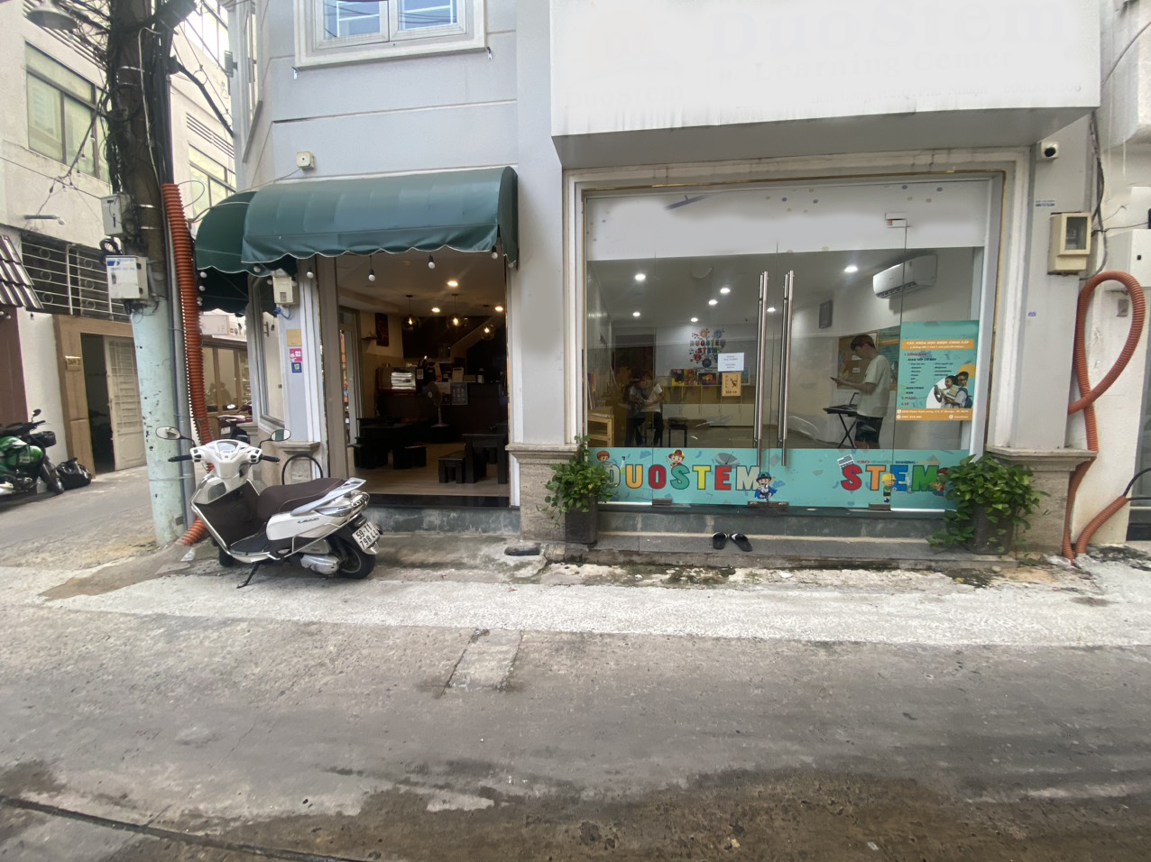 Cho thuê Mặt Bằng 2 hẻm lớn lối đi riêng Phan Xích Long, P2, Phú Nhuận